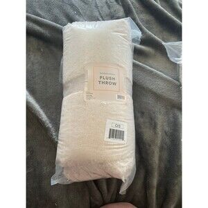 Ulta limited edition plush throw rose pink